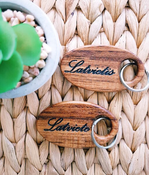 Latviete/ Latvietis (2gb)